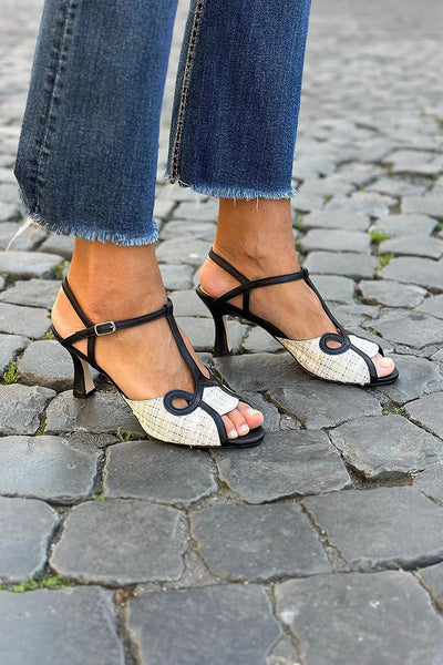 EMMA | ESCARPINS À TALON DÉCOUPE AVEC UN MOTIF EN COULEUR CONTRASTANTE ET BRIDE EN T