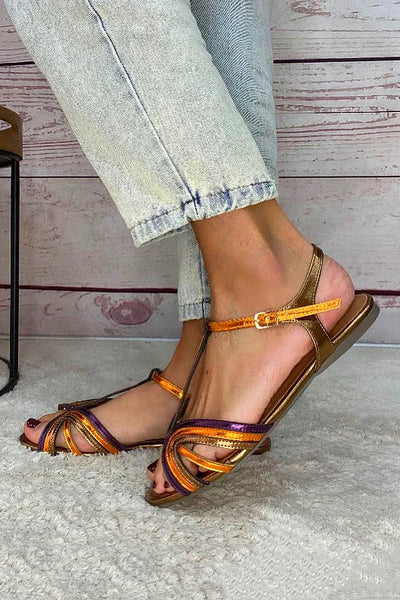 NERINA | Sandales plates multibrins avec des détails métalliques élégants