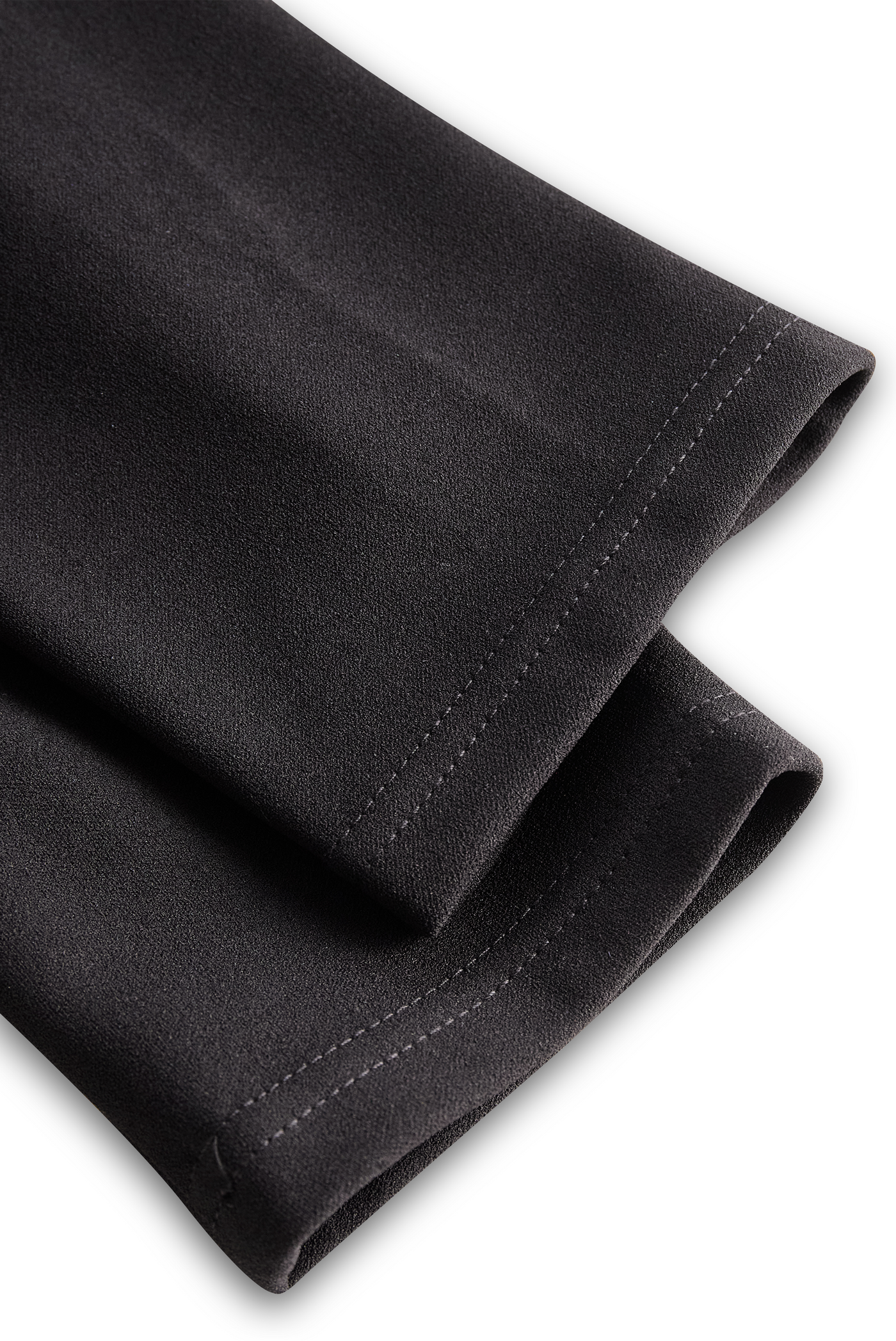 Robe fourreau raffinée noire avec ceinture et col mandarin