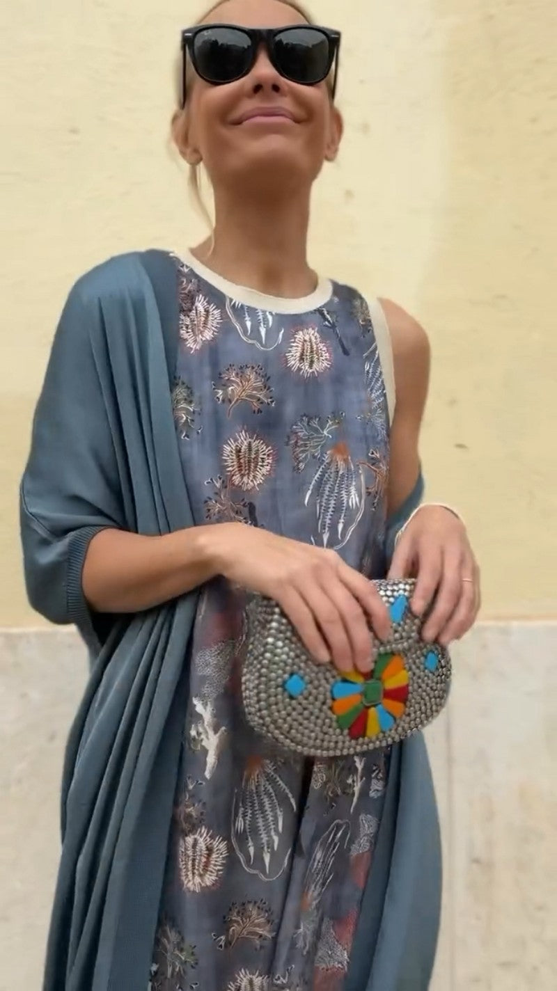 Floralia | Robe longue élégante avec châle assorti