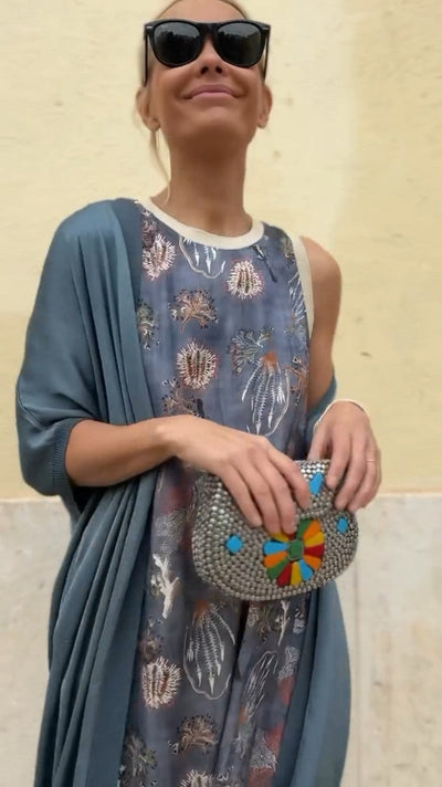 Floralia | Robe longue élégante avec châle assorti