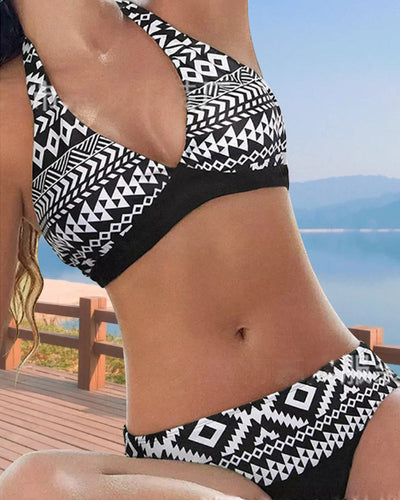 Bikinis à imprimé floral et géométrique