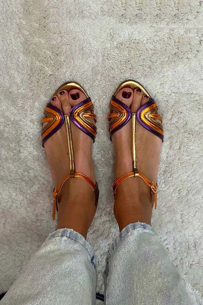 NERINA | Sandales plates multibrins avec des détails métalliques élégants