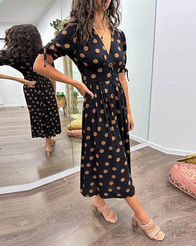 Mia™ - Robe à pois avec décolleté en V profond