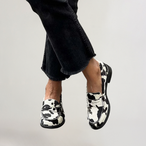 VEERLE | LOAFERS EN PATCHWORK AVEC EMBLÈME DE VACHE ET POINTE RONDE