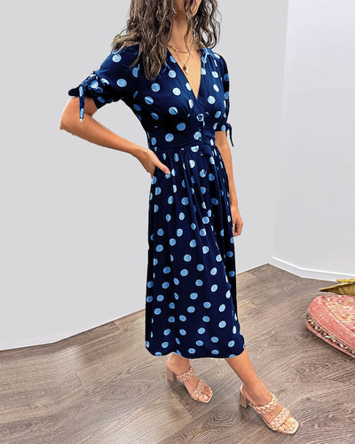 Mia™ - Robe à pois avec décolleté en V profond