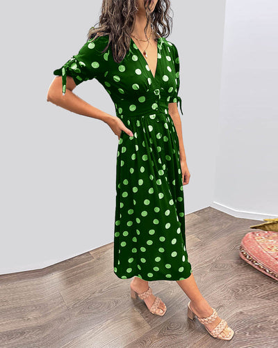 Mia™ - Robe à pois avec décolleté en V profond