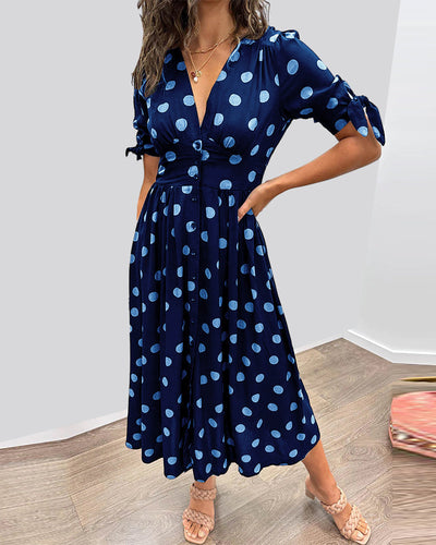 Mia™ - Robe à pois avec décolleté en V profond