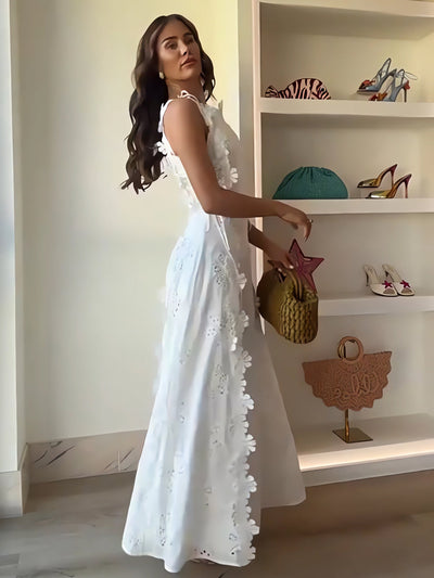 Éliora – Robe longue avec bretelles nouées et motif floral en dentelle