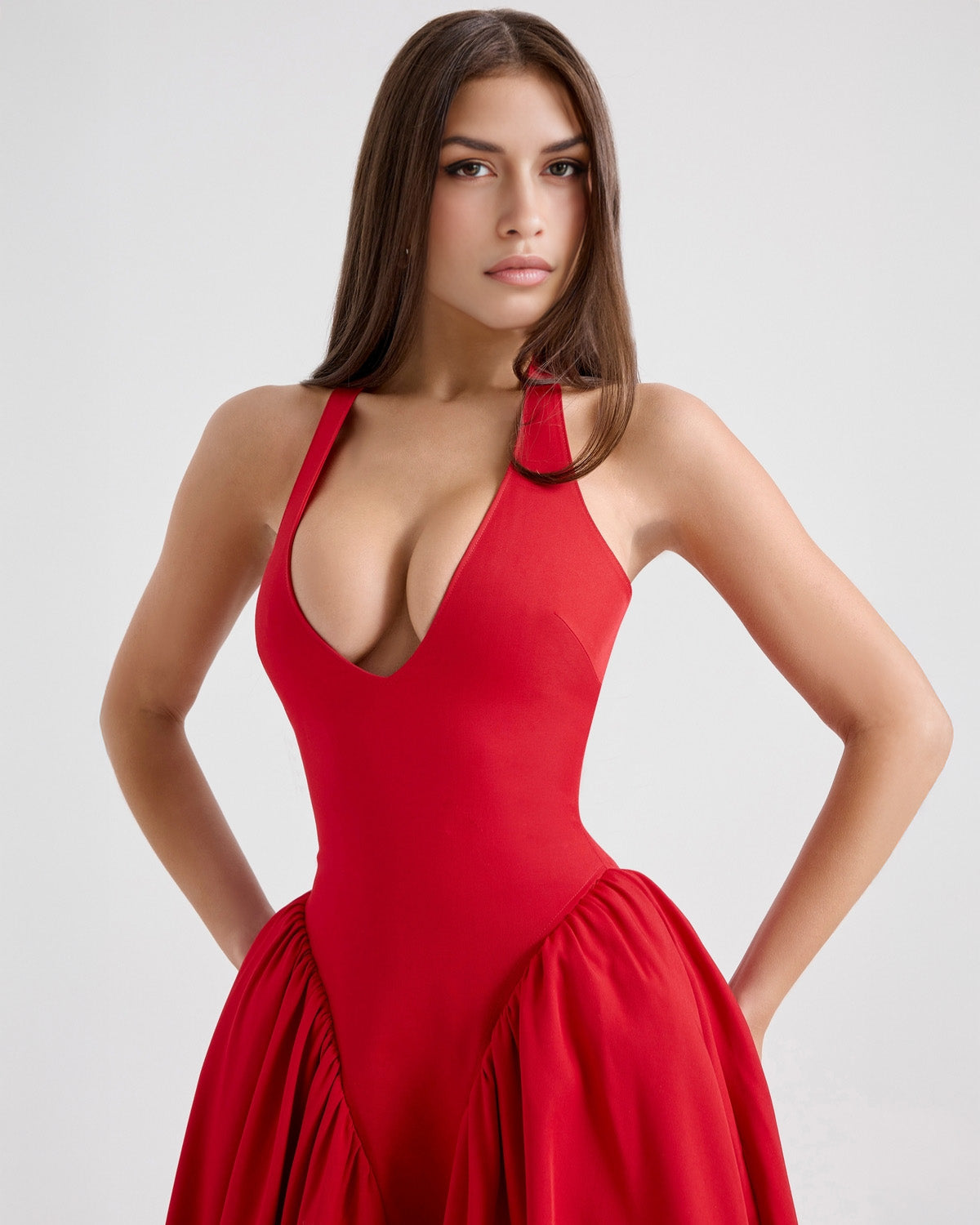 Monroe – Robe Midi Rouge au Style Iconique
