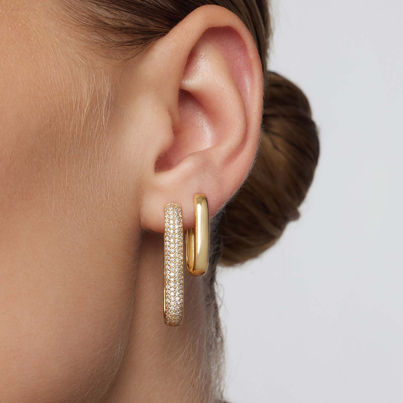Boucles d'oreilles créoles avec grandes icônes pavé | Or