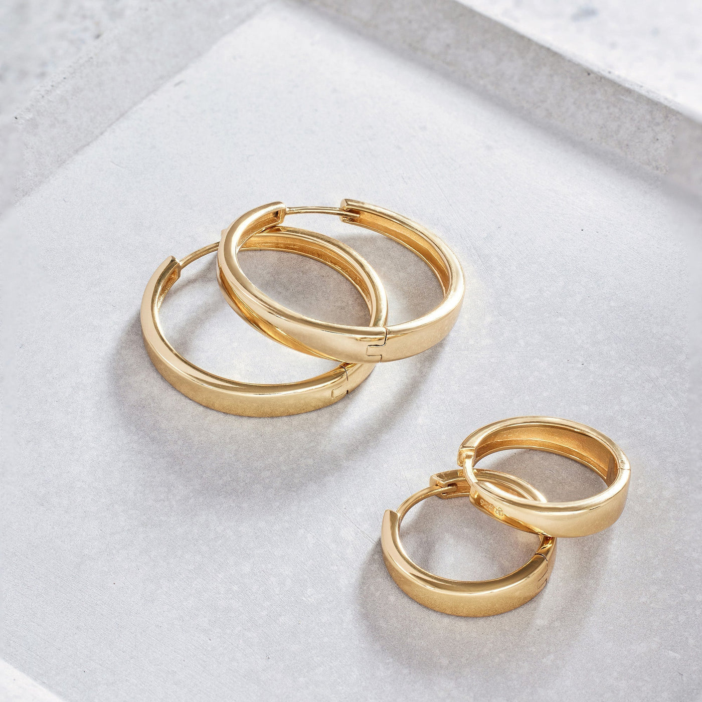 Boucles d'oreilles créoles Gia Statement | Or