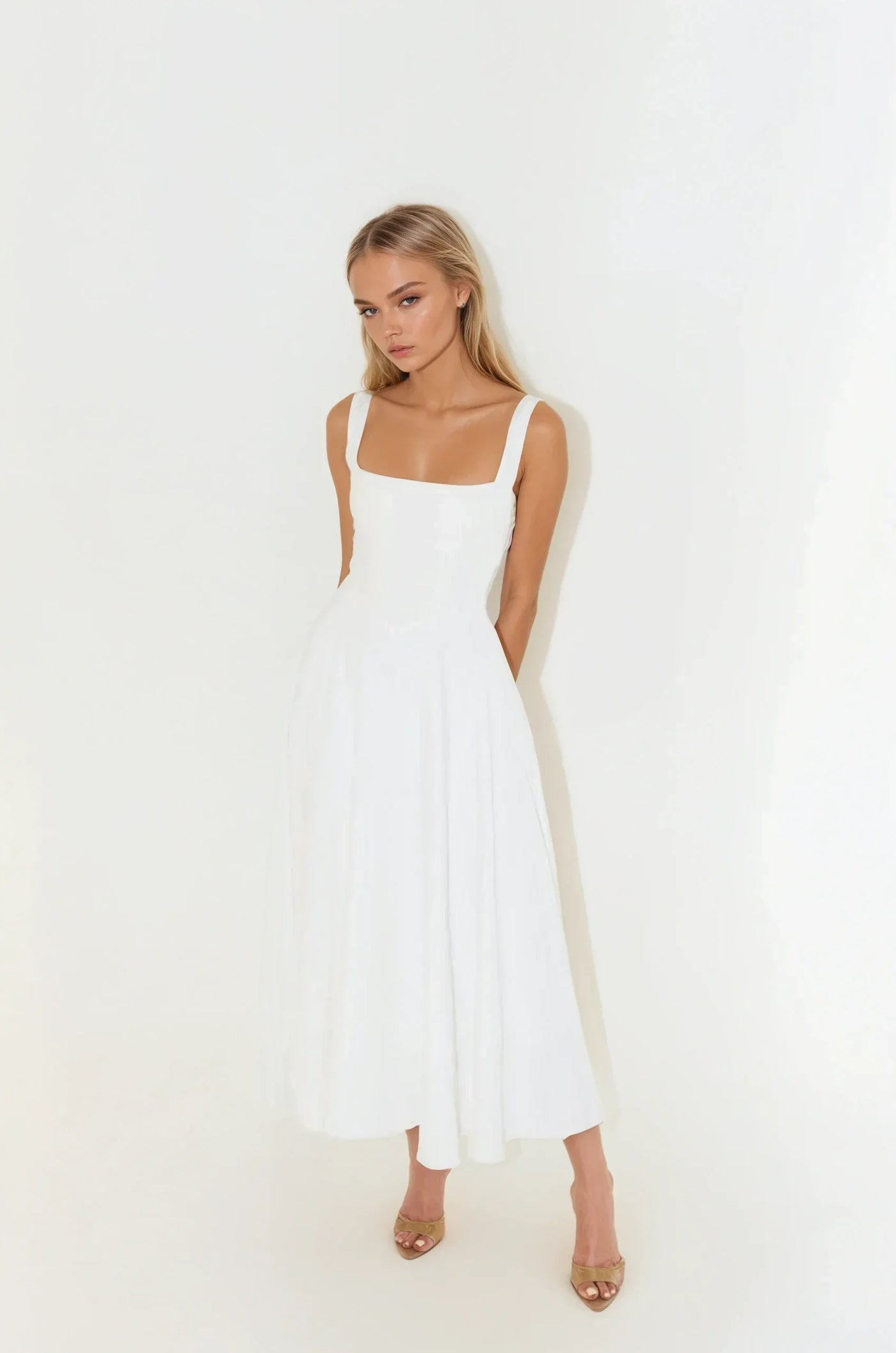 Mina - Robe longue à bretelles ajustables