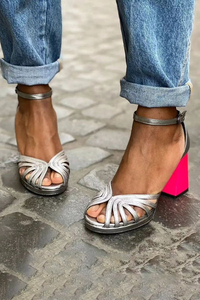 Seraphina™ | Sandales brillantes avec un large talent et une fermeture élégante à boucle