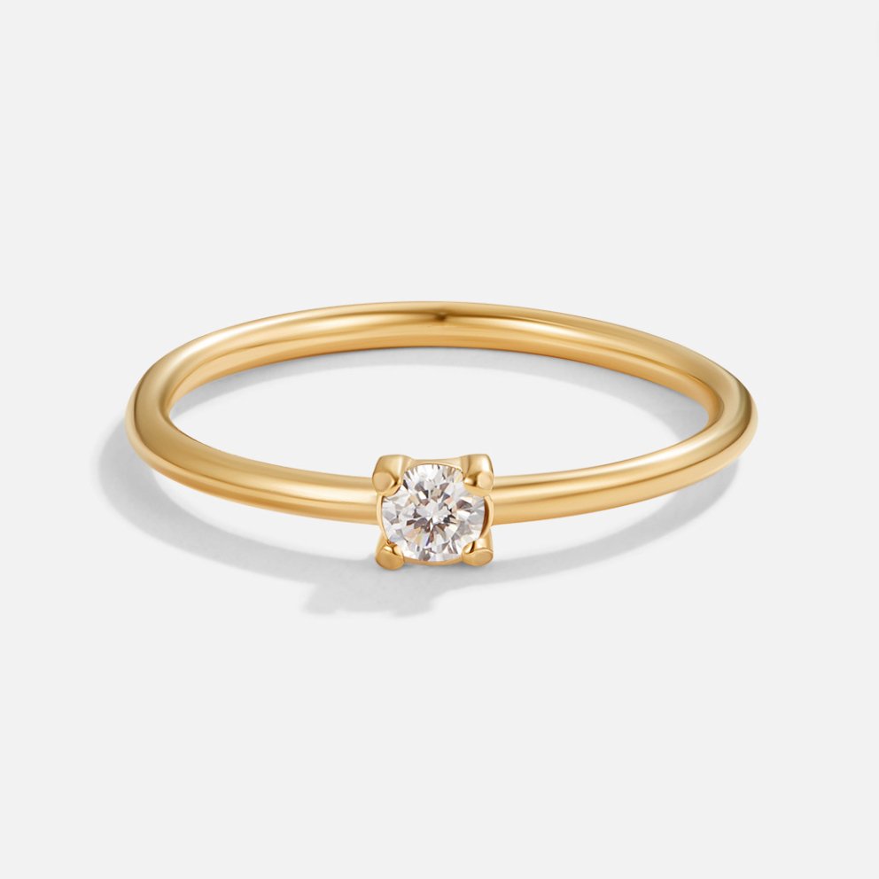 Bague en or avec pierre de naissance