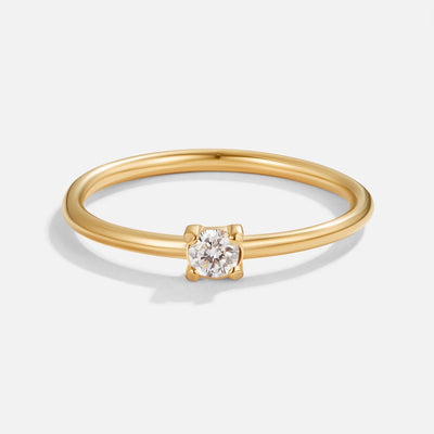 Bague en or avec pierre de naissance