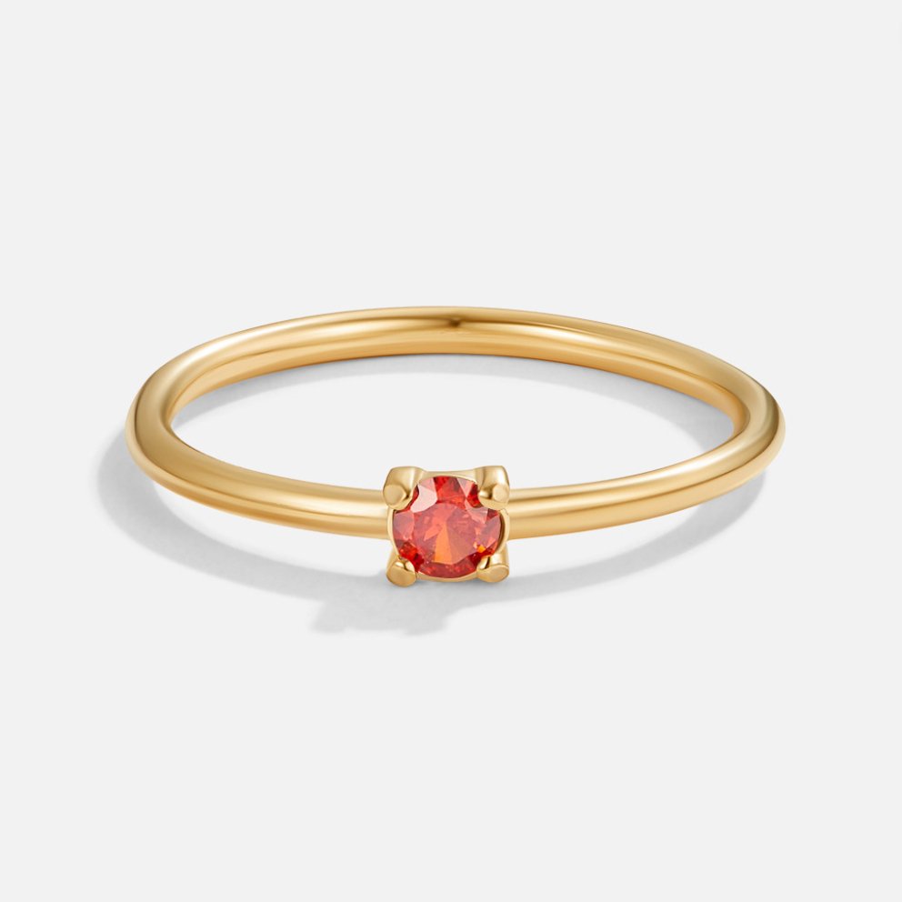 Bague en or avec pierre de naissance