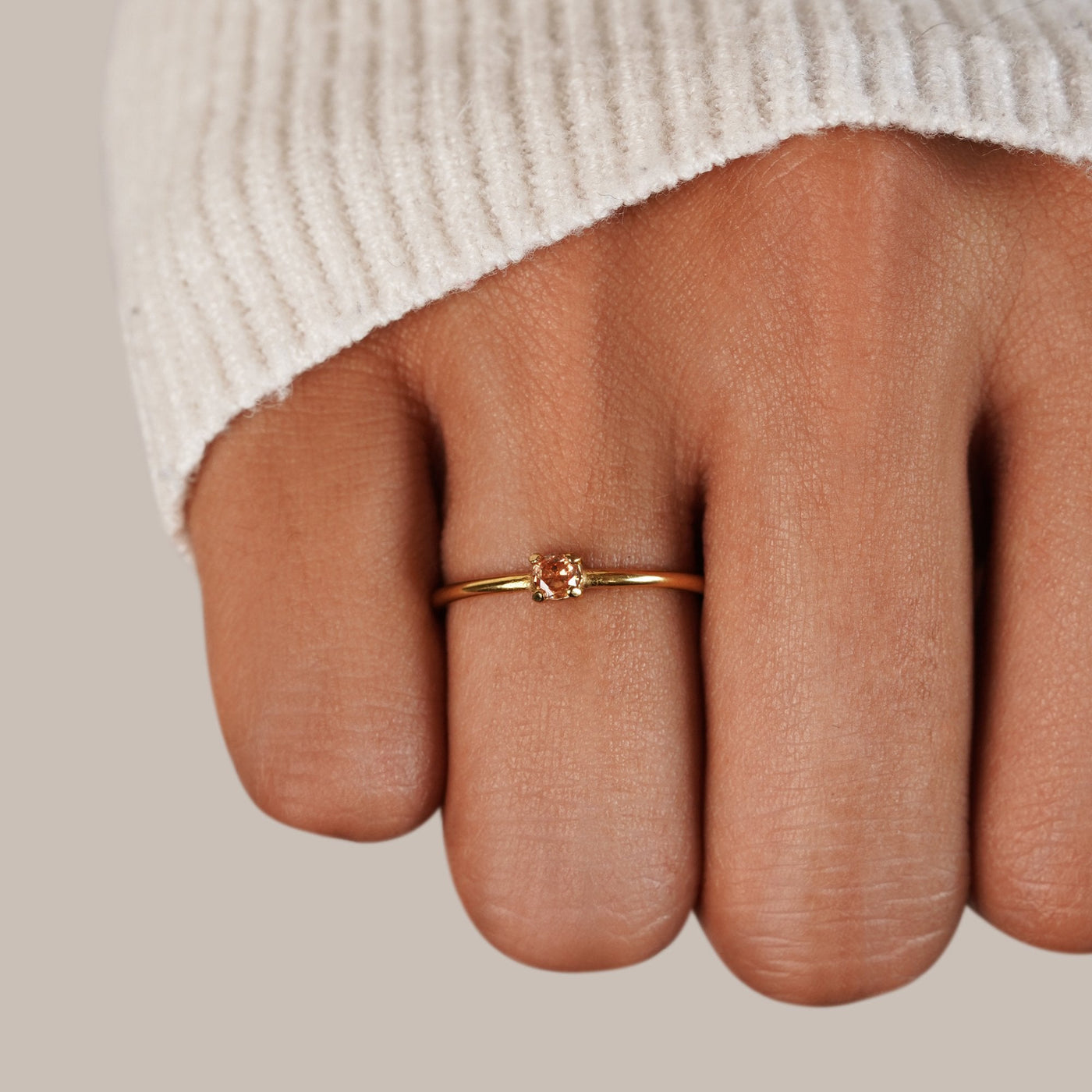 Bague en or avec pierre de naissance