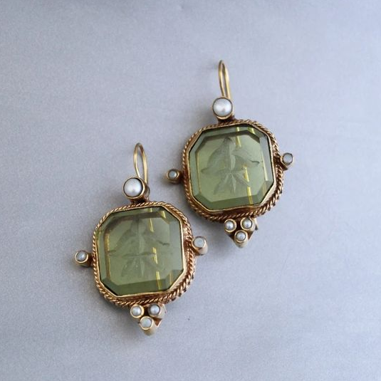LUNA VERDE | UN CHUCHOTEMENT DE BEAUTÉ BOUCLES D'OREILLES