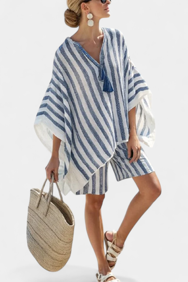 Ensemble à rayures Nancy avec blouse oversize et shorts élégants