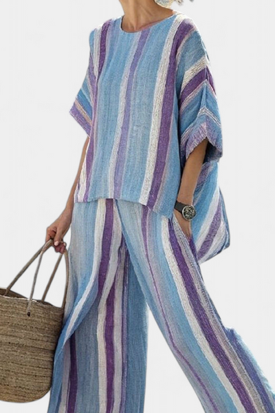 Ensemble Élégant à Rayures Daisy dans les Tons Mauve et Bleu Pastel pour un Look Sophistiqué