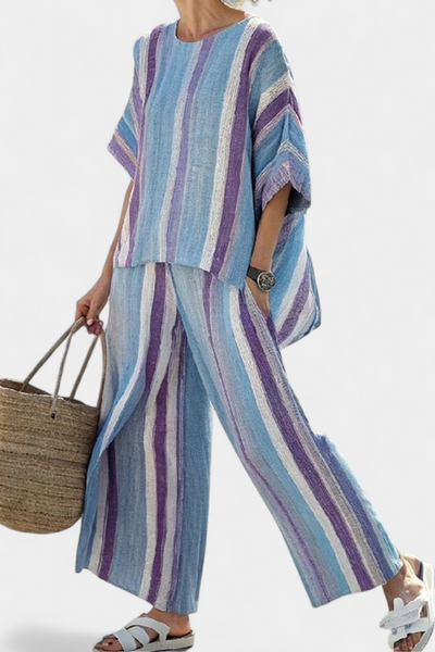 Ensemble Élégant à Rayures Daisy dans les Tons Mauve et Bleu Pastel pour un Look Sophistiqué