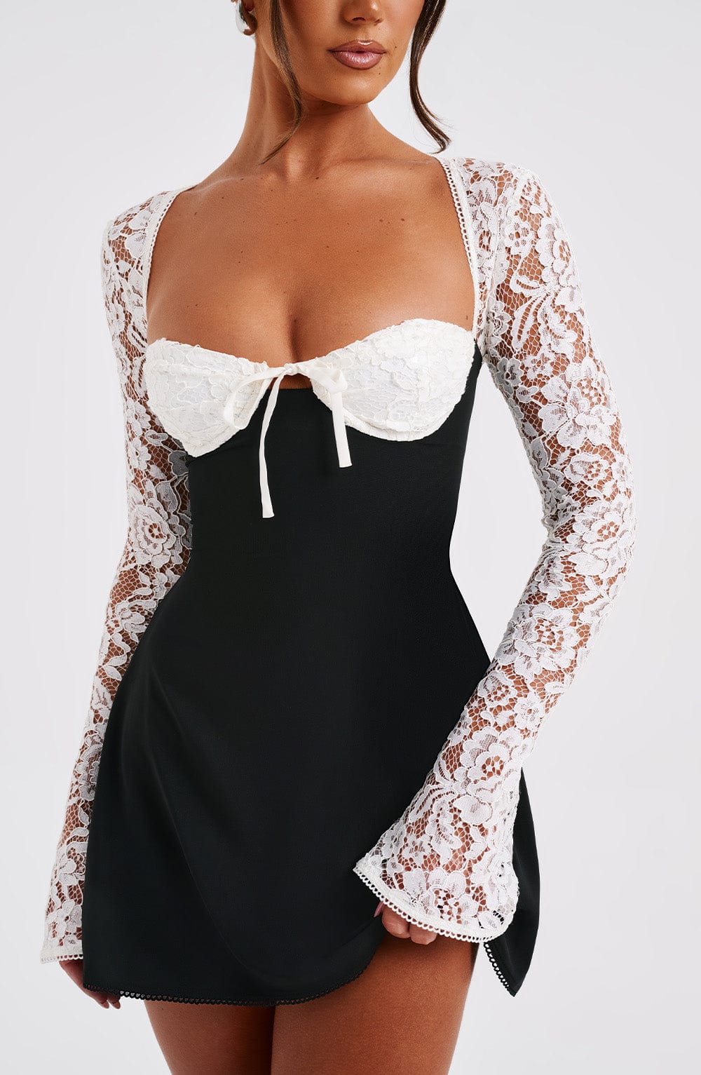 ANASTASIA™ | ROBE COURTE EN DENTELLE RAFFINÉE
