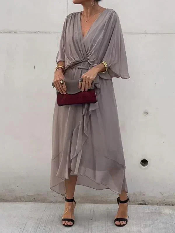 Monica™ | Élégante Robe en Chiffon de Soie avec un Décolleté en V Envoûtant