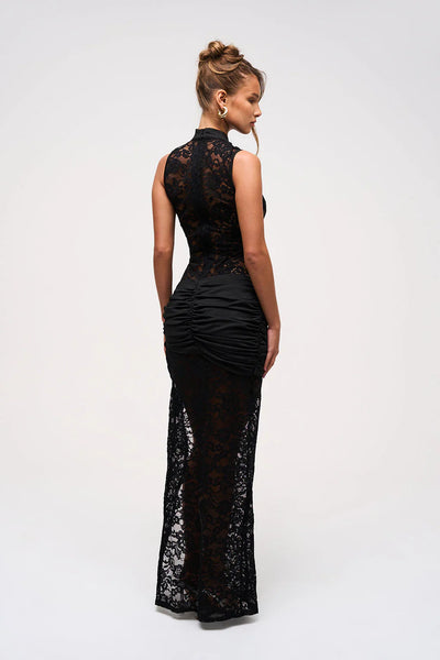 SARA™ | ROBE LONGUE EN LACE AVEC DÉCOLLETÉ EN GOUTTE
